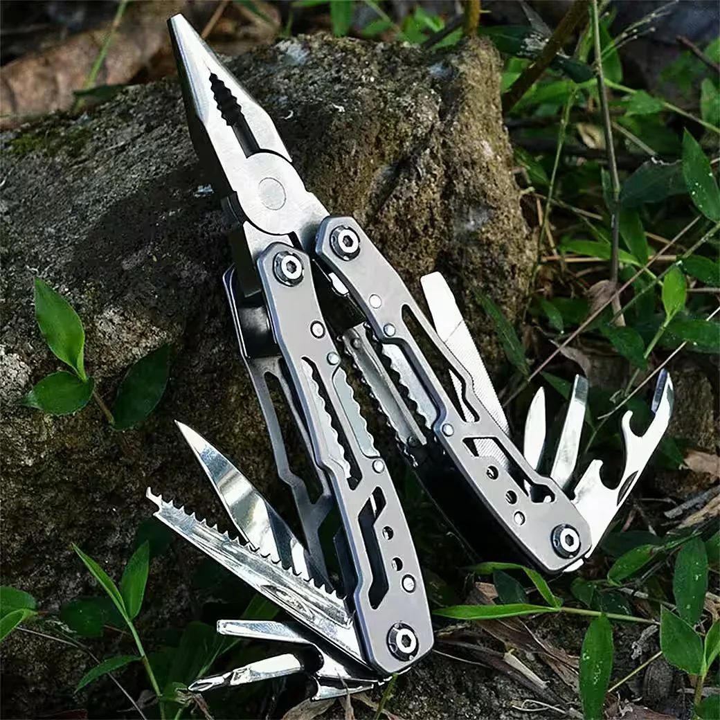 IBETTERTEC Multitool aus Edelstahl mit Klappzange Säge Messer